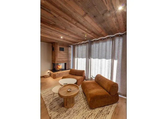 Modern 2 Bedroom Apartment, Close To Lifts *