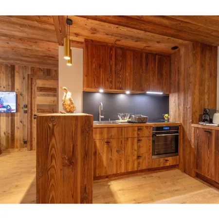 Modern 2 Bedroom Apartment, Close To Lifts * Megève