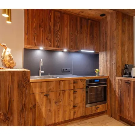 Modern 2 Bedroom Apartment, Close To Lifts Apartament