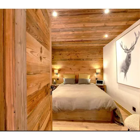 Modern 2 Bedroom Apartment, Close To Lifts