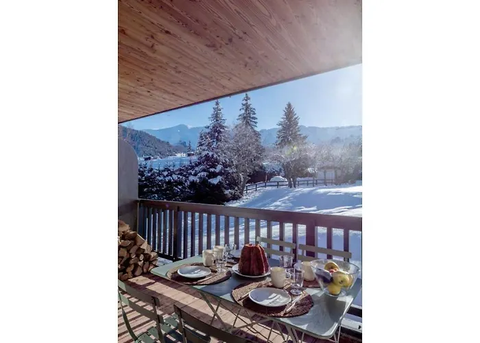 Modern 2 Bedroom Apartment, Close To Lifts *